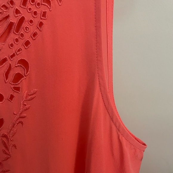 Cynthia Rowley M 100% silk Eyelet top Rich Coral EUC back key hole hook closure - Picture 6 of 9